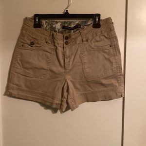Khaki colored shorts with no flaws. Like new!